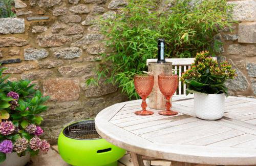 Tropical Gardens 1 bed cottage Central Newlyn - Photo 40