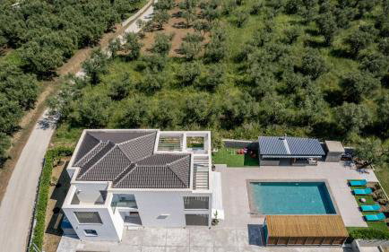 Antonia Villa - Luxurious Serenity with Private Pool, by ZanteWize - Foto 37