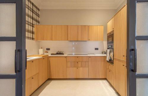 Spacious 3-Bed Apartment in Salamanca Madrid - Photo 14