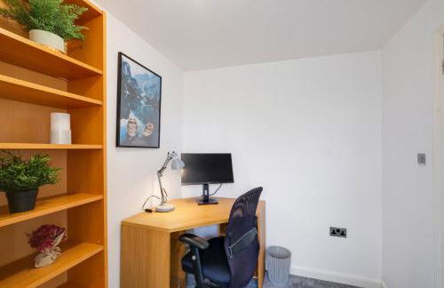 Elegant 5 Bed Home with Garden & Parking - Slough - Foto 23