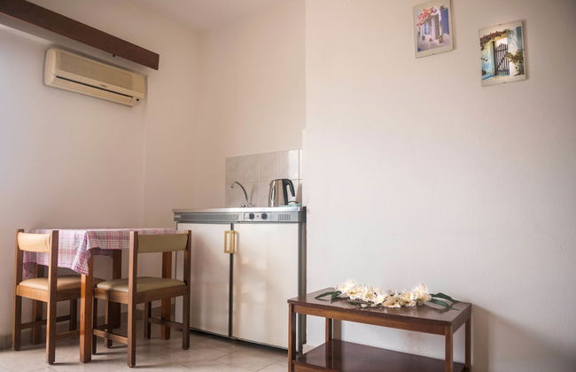 Antonios Hotel - Photo 6