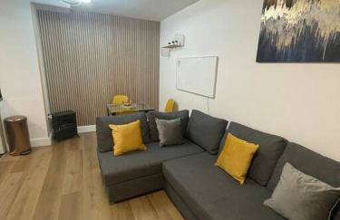 BROADWAY SUITE - Newly refurbished stylish apartment with FREE PRIVATE PARKING - Great location - Foto 1