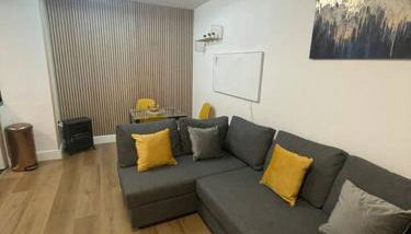 BROADWAY SUITE - Newly refurbished stylish apartment with FREE PRIVATE PARKING - Great location - Foto 1