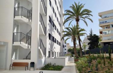 New build modern ap 4 min walk to the beach and Marbella old town - Foto 35