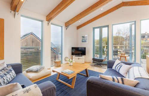 The Deck House - Seafront Upside-Down House with Solent Views, Gurnard - Foto 4