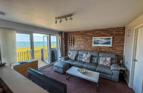 Lovely 5 Berth Bungalow At Waterside Village Park In Corton Ref 14006W - Photo 10