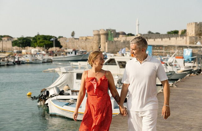 Express Photoshoot in port Old town of Rhodes - Photo 10