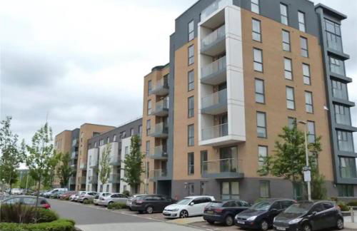 2BR 2BA Top Floor Penthouse Apartment in RG2 - Ideal for Business Travellers & Contractors, Free Parking & Sleeps Up To 6 - Foto 16