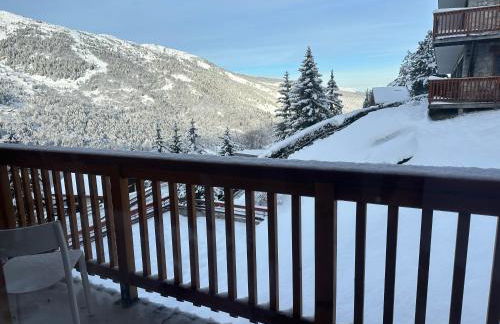 Méribel 2 pièces avec cabine, centre, proche commerce et pistes avec parking et wifi état neuf - Foto 14