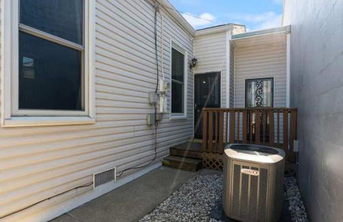 Stylish Retreat Walkable to Bars & Restaurants - Foto 26