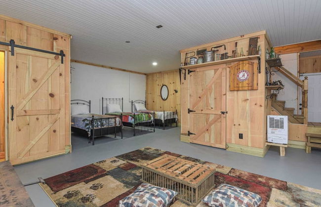 Deer Haven by Avantstay Cabin w/ Pond, Waterfall - Photo 21