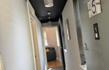 2 Bedroom Property In City Centre by Prestige Lets - Foto 3