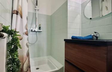 Bel Appartement Gare Centre Face aux Remparts 8 personnes Parking WIFI - Photo 54