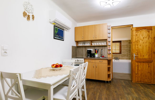 2 bedroom Apartment in Fonyód with garden and terrace - Photo 12