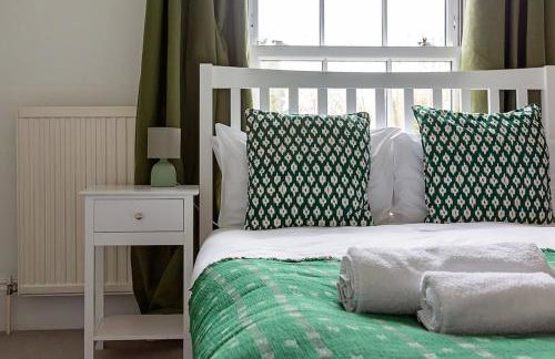 8 Bedroom House in Barwell Sleeps 15 with Parking - Foto 19