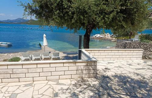 Holiday home >Nikola< Brijesta - Foto 1