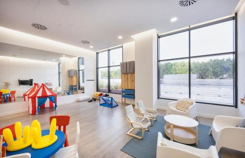 Urban Sky with Balcony and Sea View P&O 26H - Photo 42