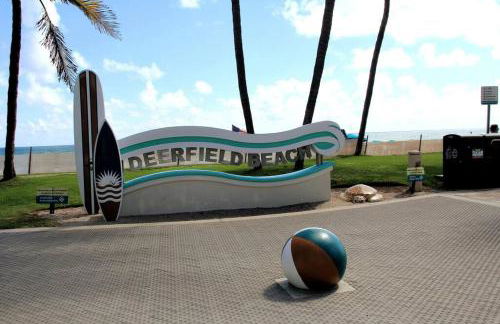 Deerfield Beach heated pool house - Photo 71