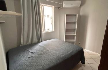 Apartamento familiar com dois quartos, ambientes climatizados, próximo a Roda Gigante de BC - Foto 7