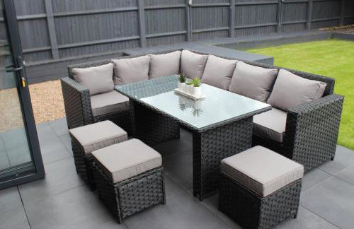 Modern Spacious House - Sleeps 16, Free Parking, Sun Terrace - Foto 5