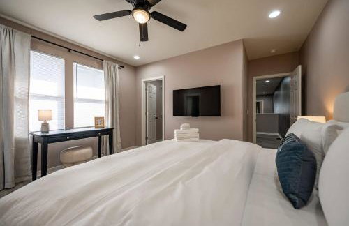 Modern & Stylish - Mins to Downtown - Family Friendly - Photo 29