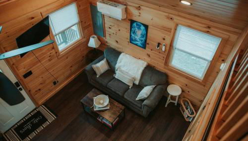 Mountainscape: Peaceful & Skiing - Photo 2