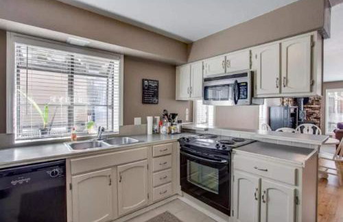 Spacious Family Friendly Townhome at Lakeside Park - Foto 3