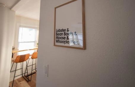 Centrally Located Cozy Modern Home in Bethel - Foto 36