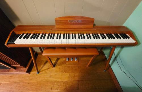 Blue Boho Music and Meme House Four Bedroom Home with Arcade near Westport Plaza - Foto 17