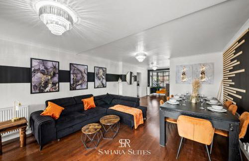 Spacious 6BR - City Hub & Parking - Sleeps 13 - Photo 11