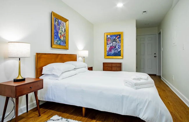 A Classy Corner of DC near Dupont Circle - Foto 1