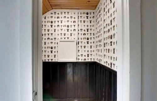 Peaceful Woodland Cabin with Screened Porch & Arcade Near Siloam Springs City Lake, Gentry, AR - Foto 16