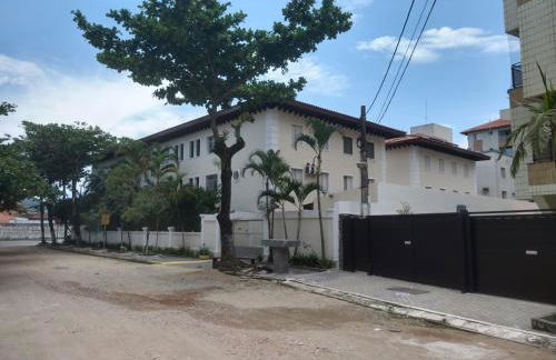 Apartamento com varanda Gourmet na praia da enseada - Foto 15