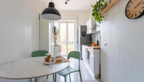 Yesclusive Apartment, parcheggio gratuito, Wi-Fi, vicino M4 Navigli, Humanitas, Forum Assago - Photo 2, stove