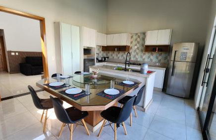 Villa Privada de Luxo com Piscina Refugio para Familias em Maringa - Foto 31