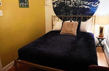 Ironbound 4 bdrm Industrial Suite! FREE parking - Photo 2