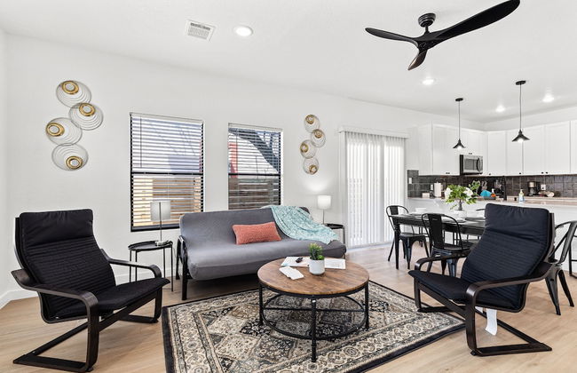 Brand New! Relax at 3br/2ba Apt. Near City Center - Foto 11