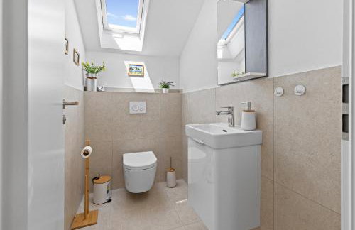 ALPENglück - Stylisches Dachgeschoss-Apartment mit Bergblick, großer Balkon & 3 Schlafzimmern - Foto 14