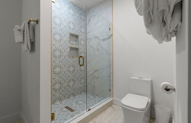 Luxurious Home with Theatre Room - Foto 35