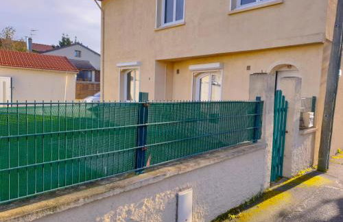 Petite Maison hyper calme proche RER, à 2 arrêts du Stade de France, 25min Paris centre, proche, Disney, Astérix, CDG - Foto 14