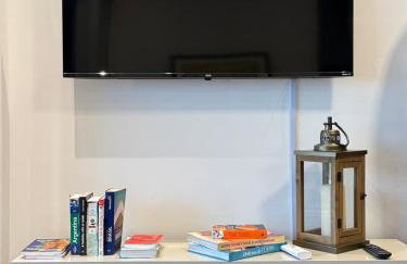 Apto Completo 2 Quartos em Frente ao Shopping com Vaga - Foto 4