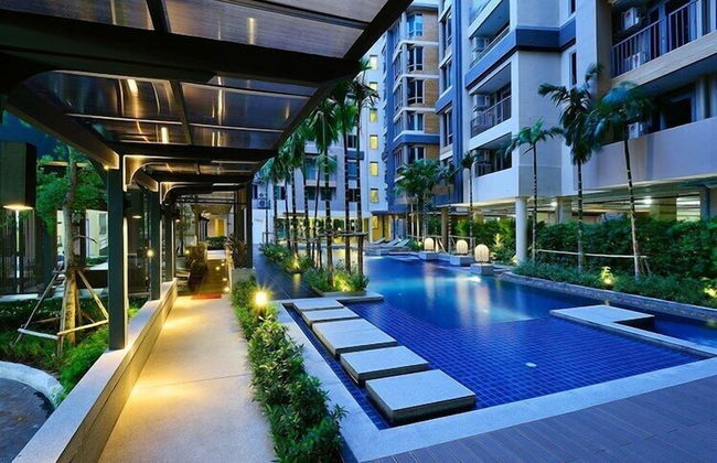 Locals Sathorn Siamese Nang Linchee - Foto 1