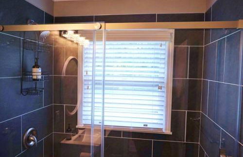 Spacious Pet Friendly Home - Photo 21