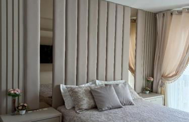 Apê estilo Resort c/ pé na areia e vista mar, próximo ao Beto Carrero - Foto 2