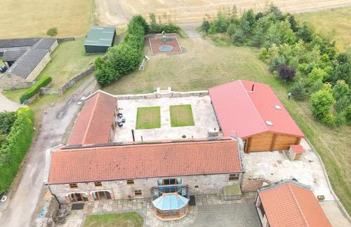 The Estate, Luxury Spacious Family Stay with 3 Hot Tubs, Scenic Views Sleeps 16 near Durham & Bishop Auckland - Foto 3