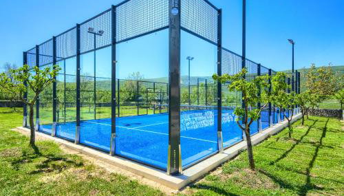 5-Bed Villa with Pool, Jacuzzi & Padel Court - Foto 2