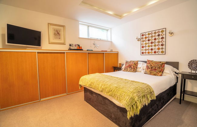 Pod Rooms - Nell Gwynn House Apartments - Photo 13