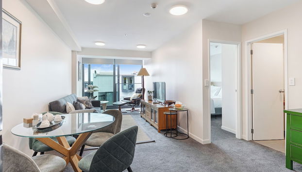 Zodiak Stays: Cozy CBD 2BR Near Top Dining Spots - Foto 4, Servicio de comidas en la habitación