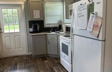 Charming Tiny Home! Close to Oxford, Sardis Lake, Safari Animal Zoo - Foto 20