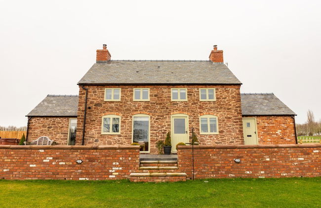 The Patches - Photo 1